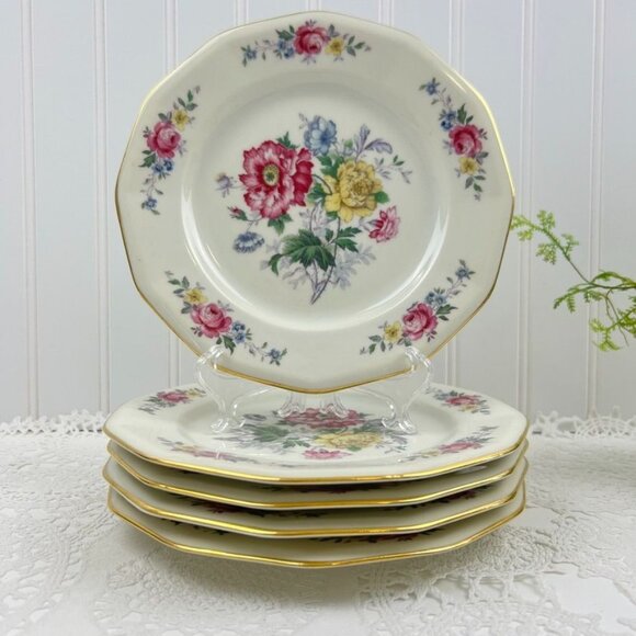Vintage Czechoslovakia Crown Imperial 5 Salad/luncheon Plates Cream Gold Trim - Picture 1 of 11